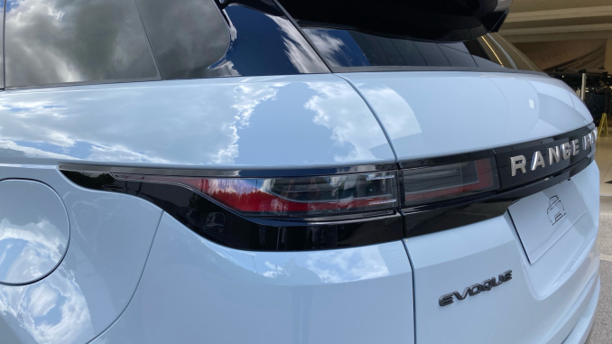 Land Rover Range Rover Evoque 1.5 P270e Hoxton Edition 5dr Auto Hatchback - Image 19